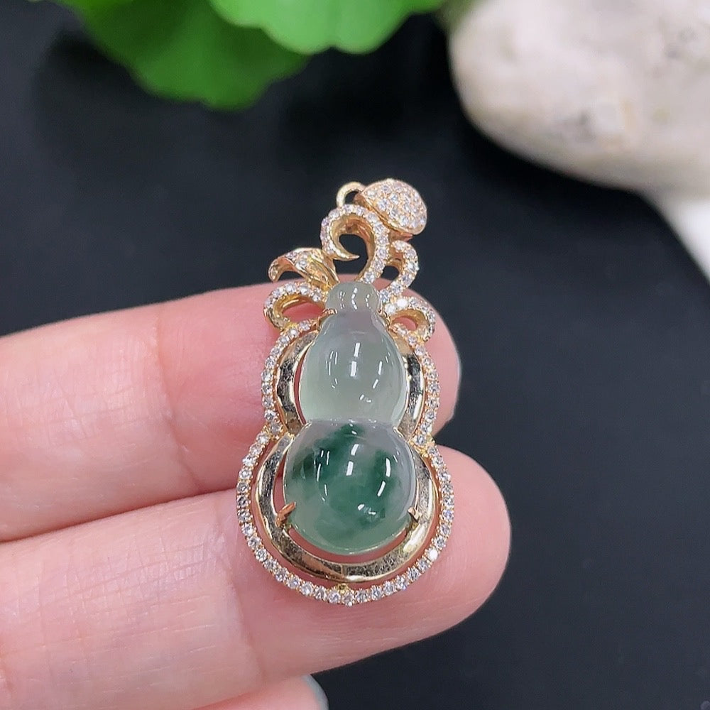 Jadeite Gourd Pendant 18K Gold Total Weight Approx. 4.7g (with Diamond Accents)
