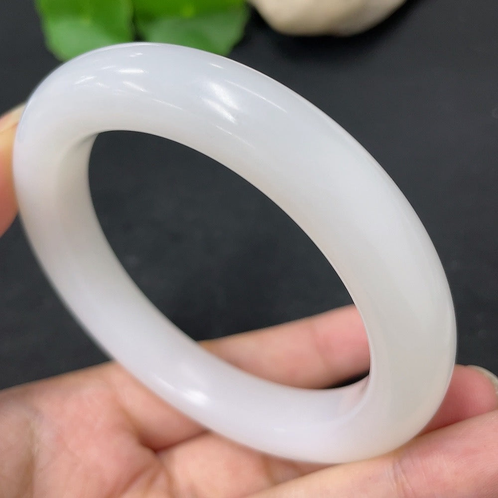 Hetian Jade Round Bangle