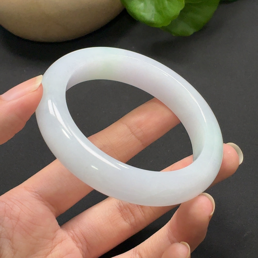 Jadeite round bracelet with size 54.3 and approximately 68.93g weight, featuring smooth jade beads, by HKHQ.