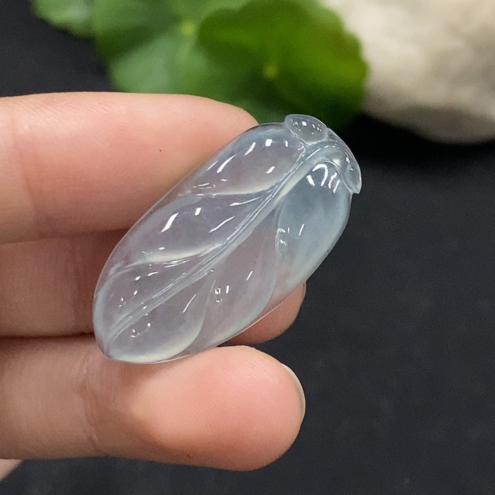 Jadeite leaf inlay piece from HUILIU HQ featuring detailed jade leaf design, weighs approximately 4.52 grams.
