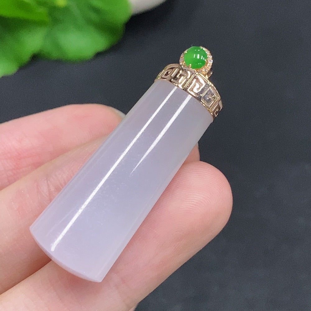 Jadeite Plain Column Pendant with 18K Gold Clasp, Total Weight Approximately 11.3g, Set with Diamonds