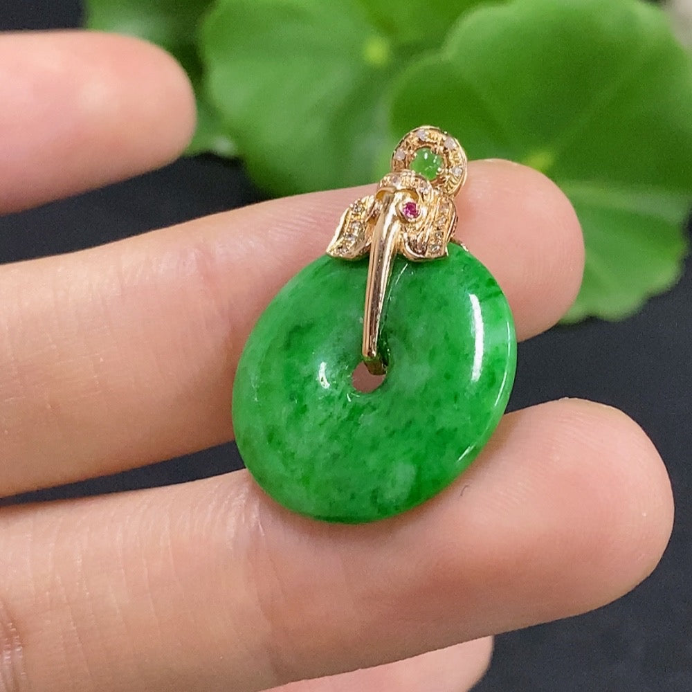 Jadeite Peace Knot Pendant with 18k Diamond Accents (Colorless)