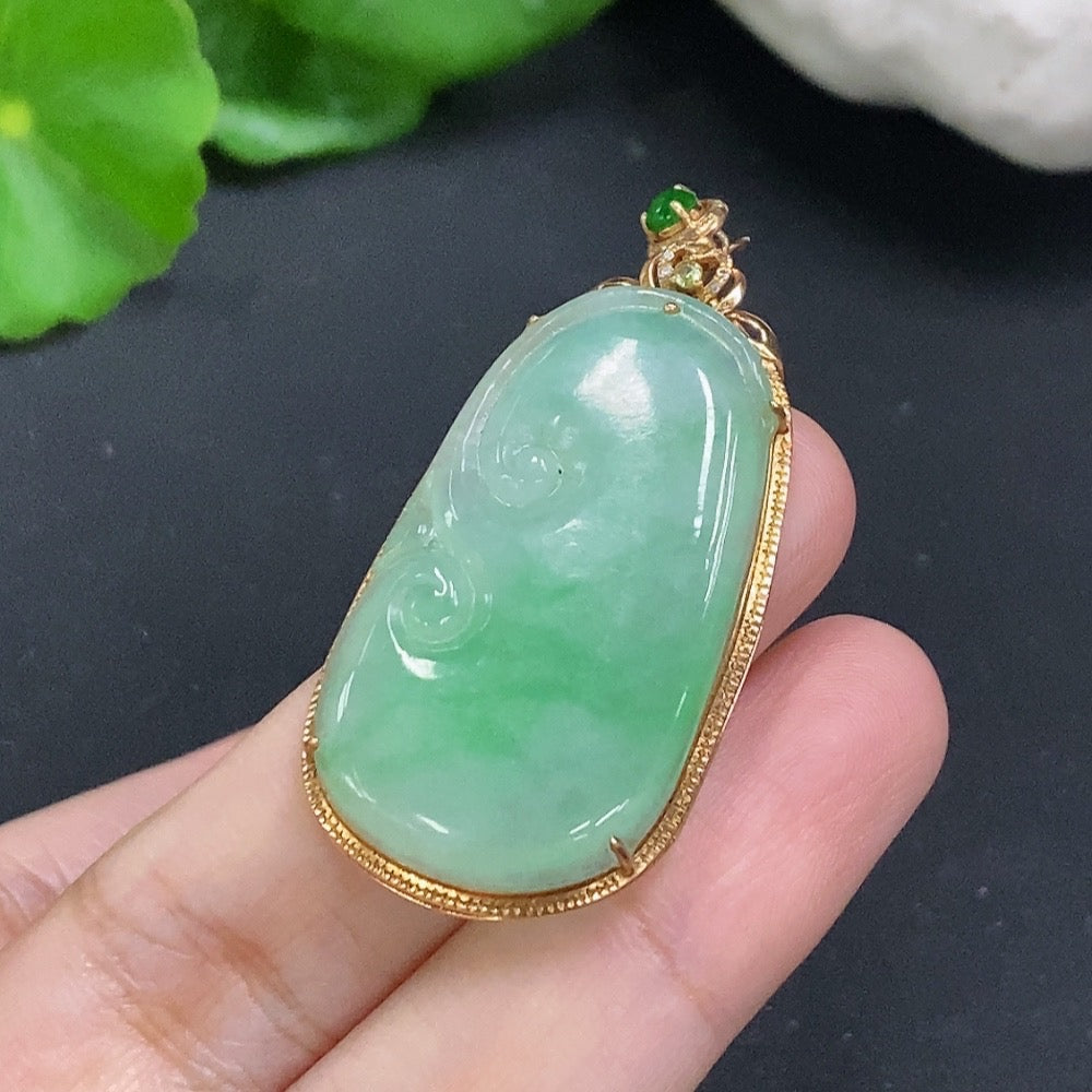 Jadeite Ruyi Inlaid Pendant 18K Gold Total Weight Approx. 7.3g