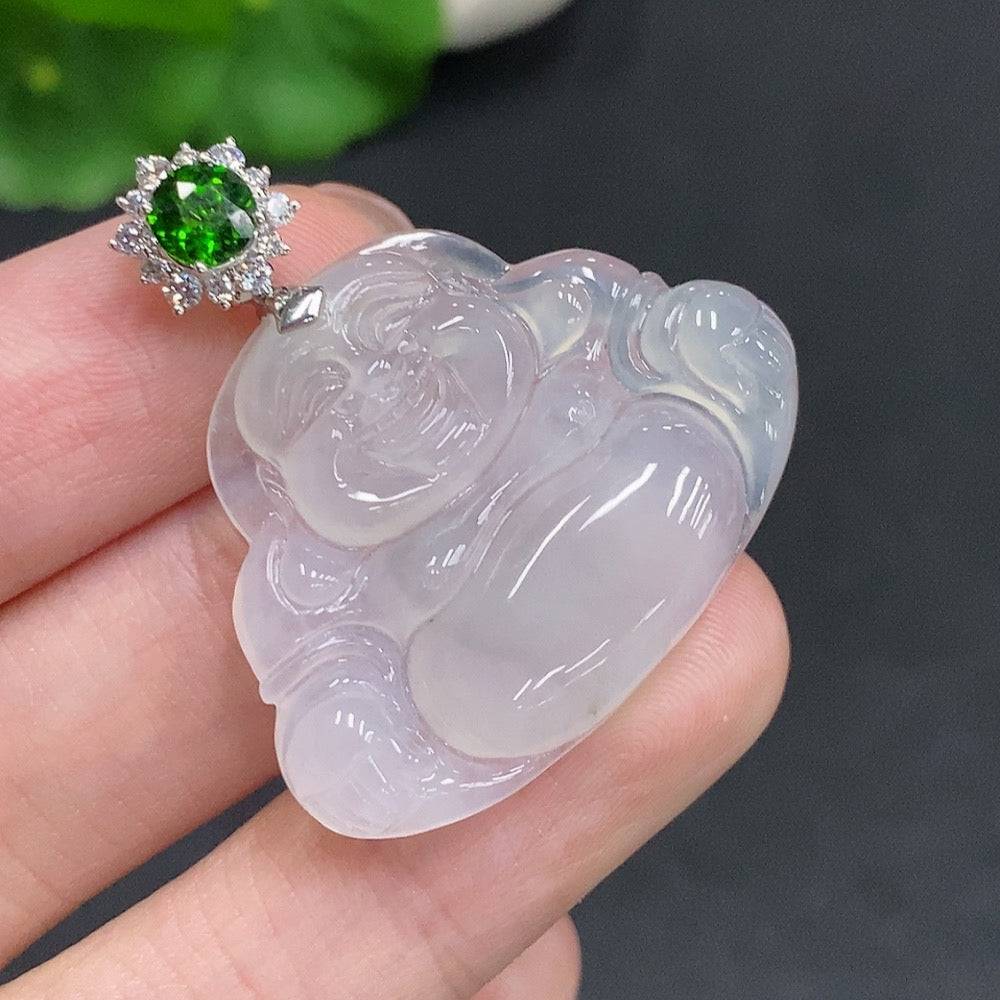 Jadeite Buddha pendant with 18K gold clasp, accented with diamonds, crafted by HUILIU HQ, weighing approximately 8.2 grams.