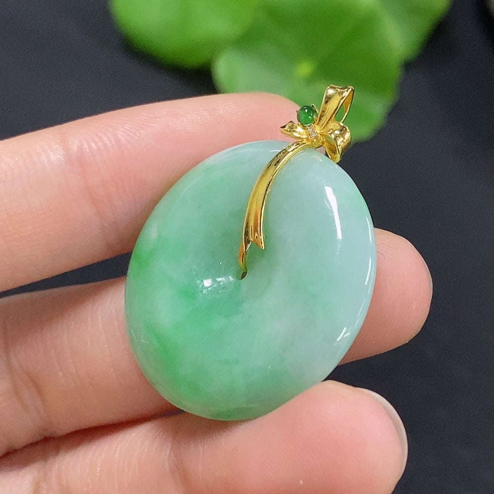 Jadeite Peace Knot Inlaid Pendant with 18k Gold and Diamond Accents, Total Weight Approximately 9g