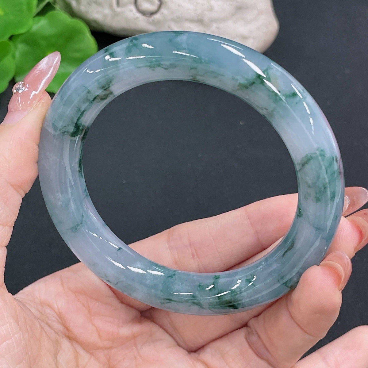 HUILIU HQ jadeite round bangle, 74.57g, size 56.3, featuring smooth green jade surface and polished finish.