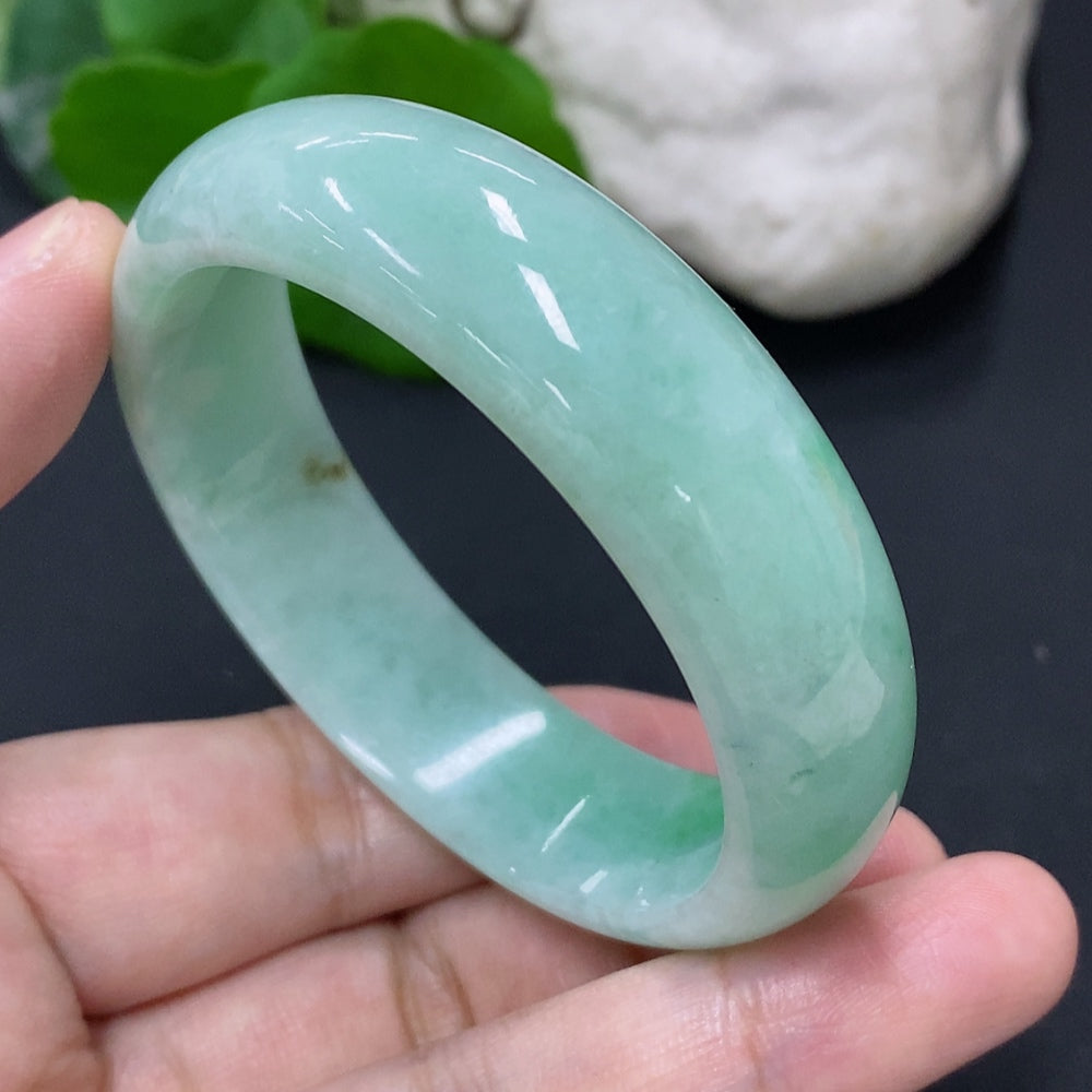 Jadeite Oval Bangle