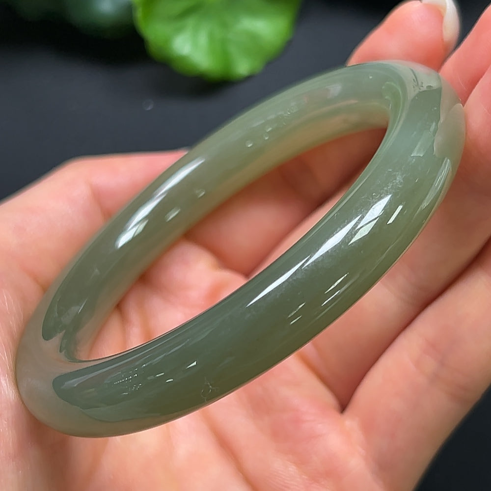 Hetian Jade Round Bangle