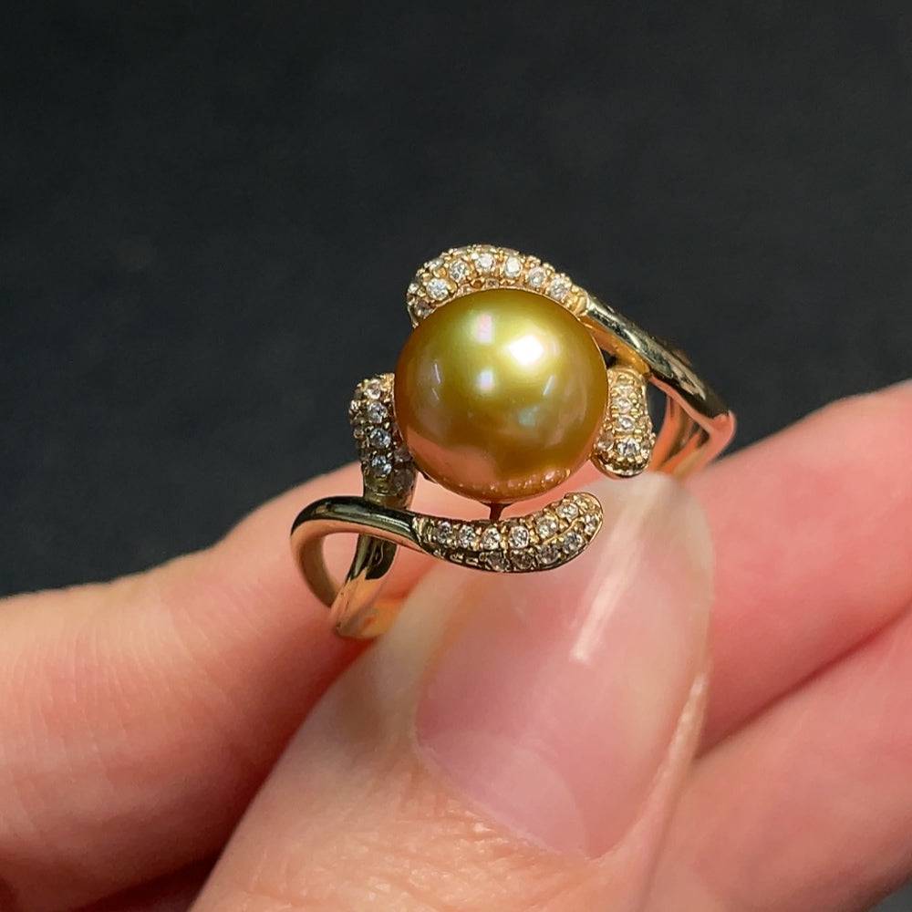 HUILIU HQ seawater pearl ring with an 8.9mm pearl set in gold, size 17, weighing 3.87g, featuring undetermined color origin.