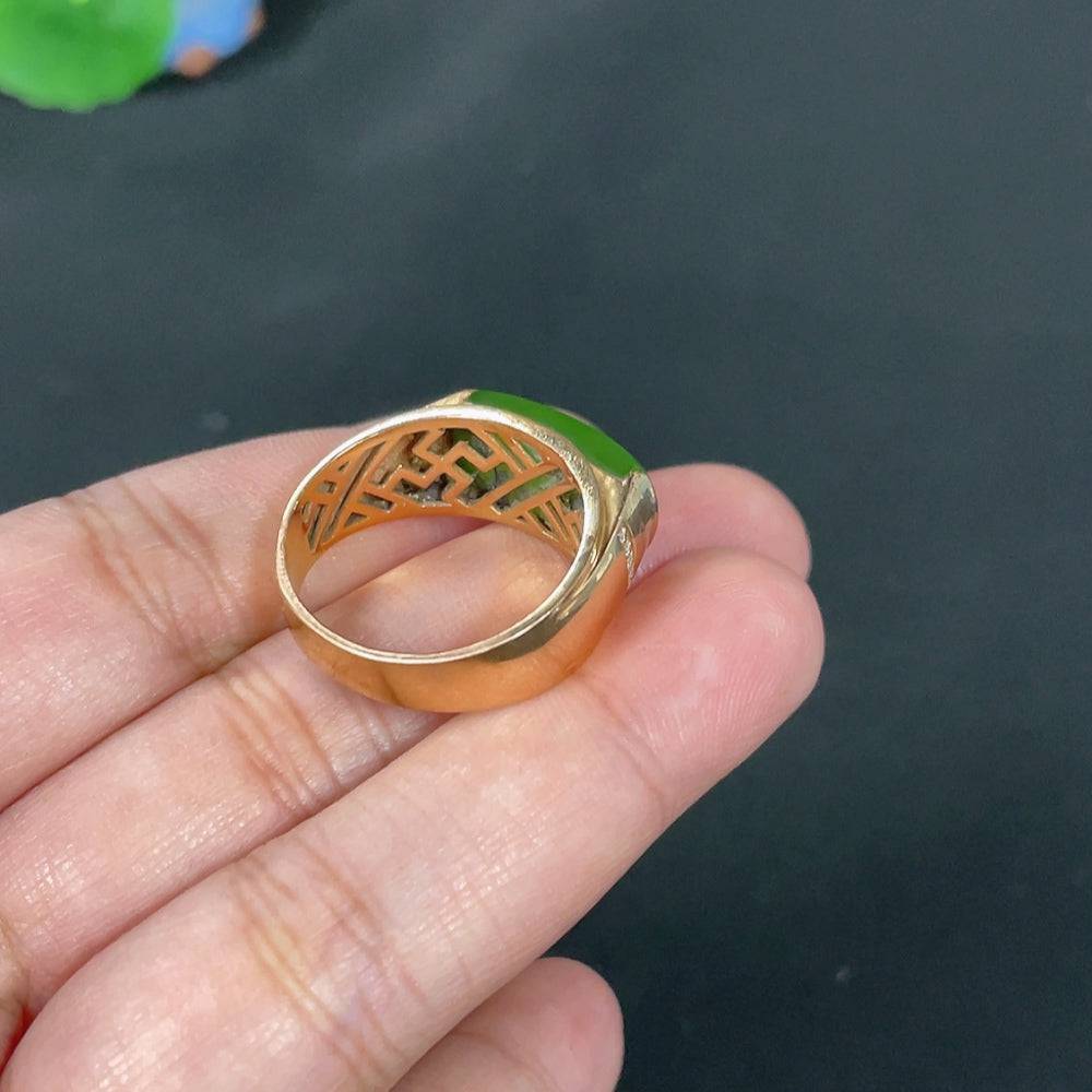 Huiliu HQ Hetian Jade Jasper inlaid ring featuring diamond accents and no hallmark, showcasing intricate craftsmanship.