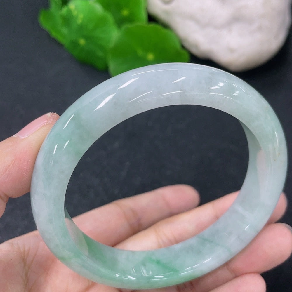Jadeite round bracelet with 55.2mm diameter, weighing approximately 56.52g, crafted by HKHQ, featuring smooth green jade beads