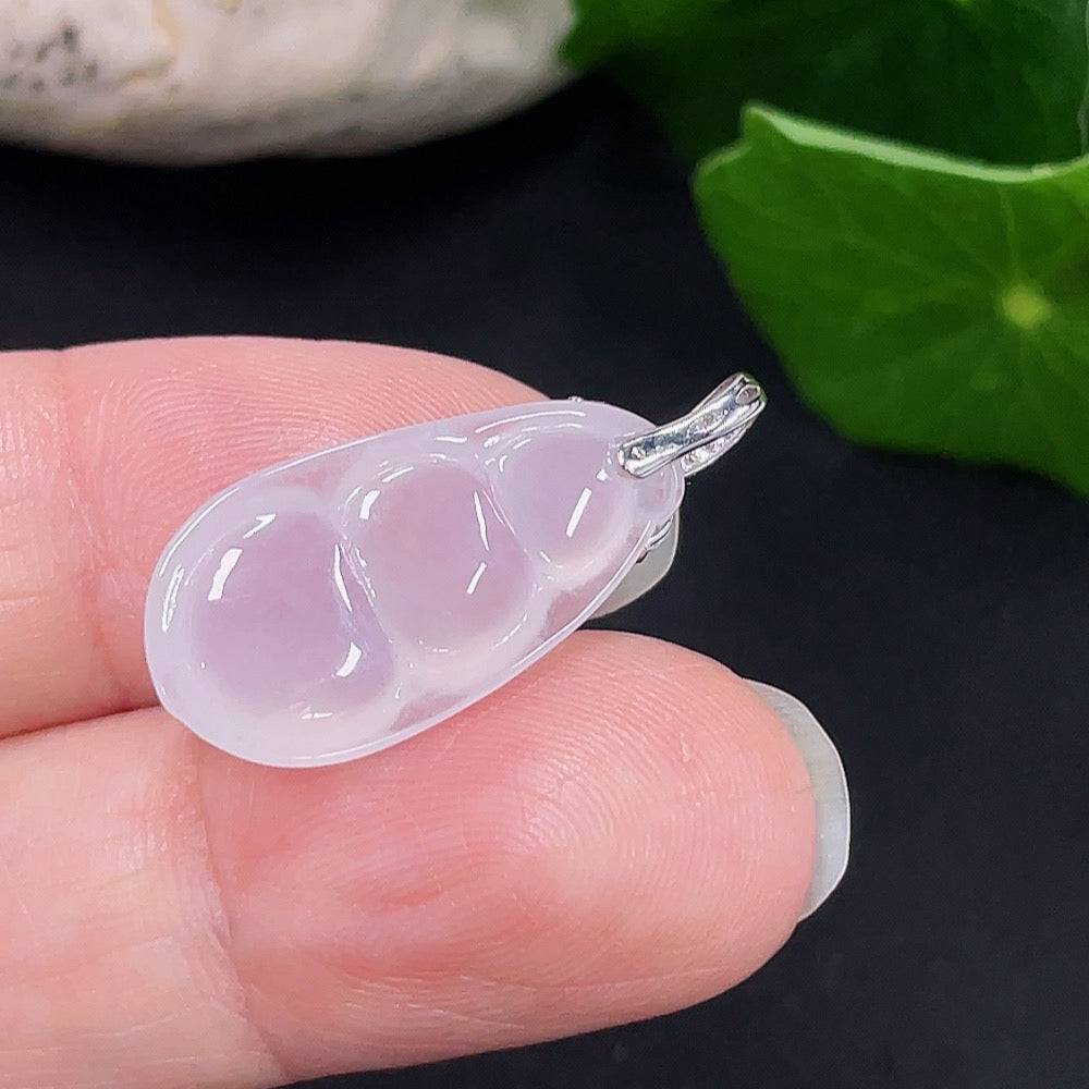 Huiliu Jadeite Leaf Pendant featuring a natural jade leaf design, non-diamond, certified jade jewelry, elegant and handcrafted.