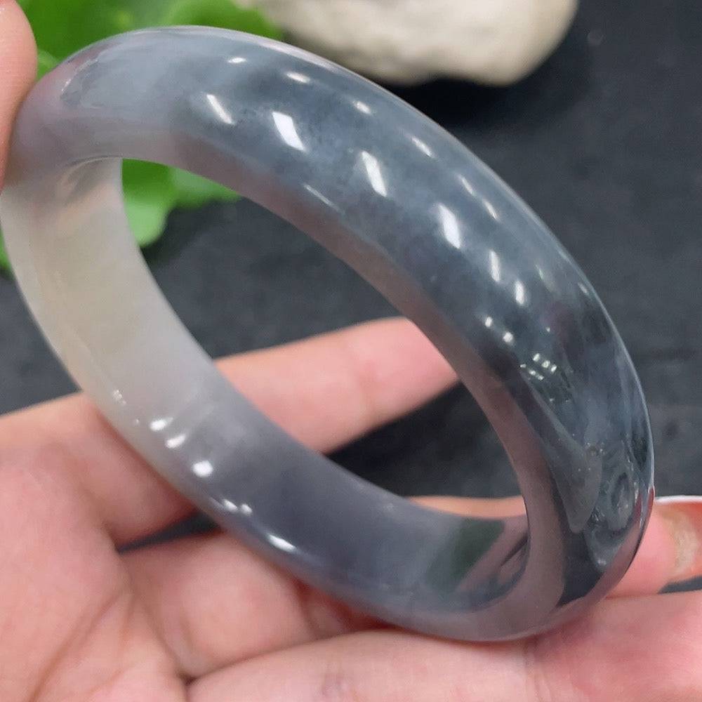 Hetian jade round bracelet from HUILIU HQ, size 57.5, weighing approximately 61.5g, featuring smooth, polished jade beads.