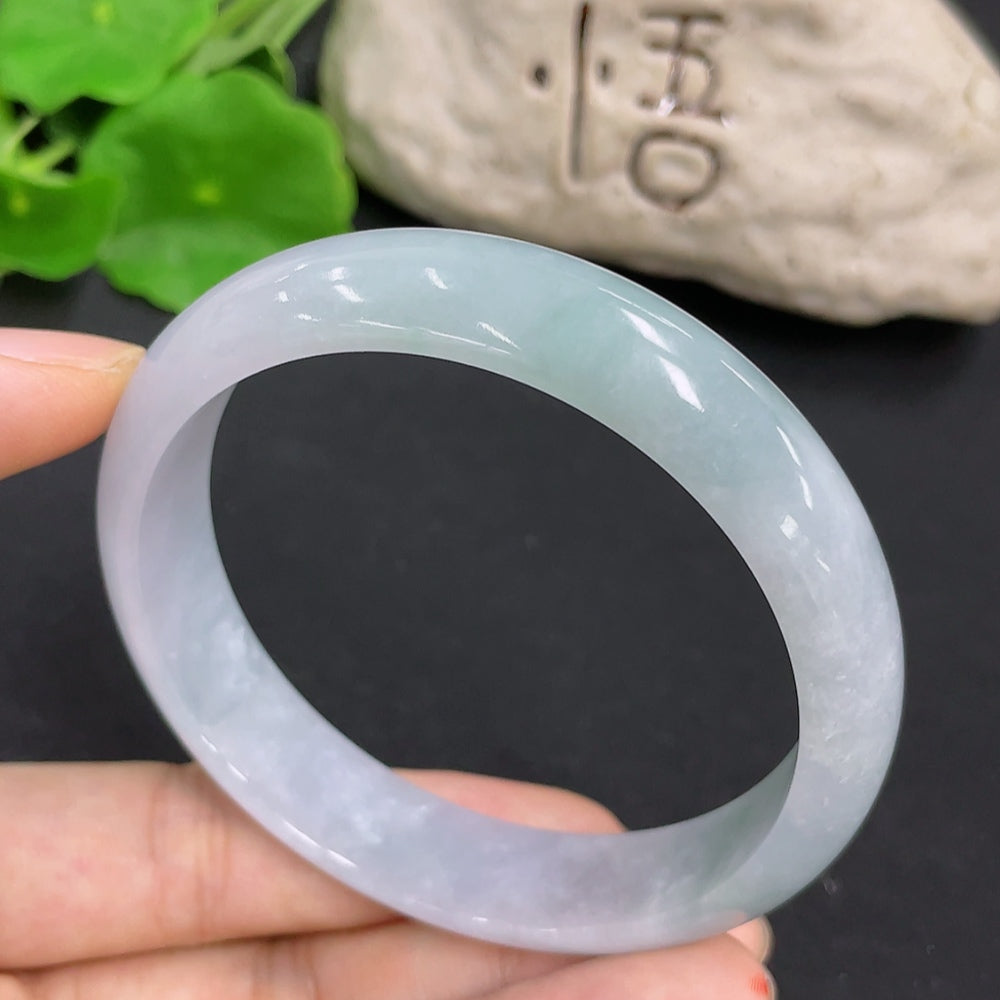 Jadeite Round Bangle