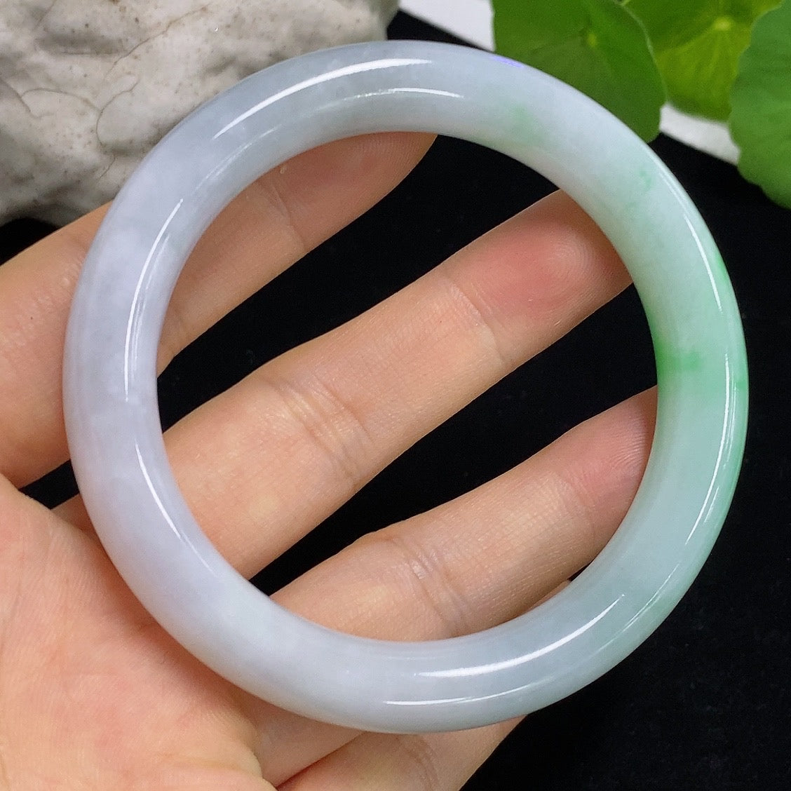 HKHQ jadeite round bangle in size 55, weighing 51.42g, showcasing smooth, polished jadeite bracelet with a glossy finish.