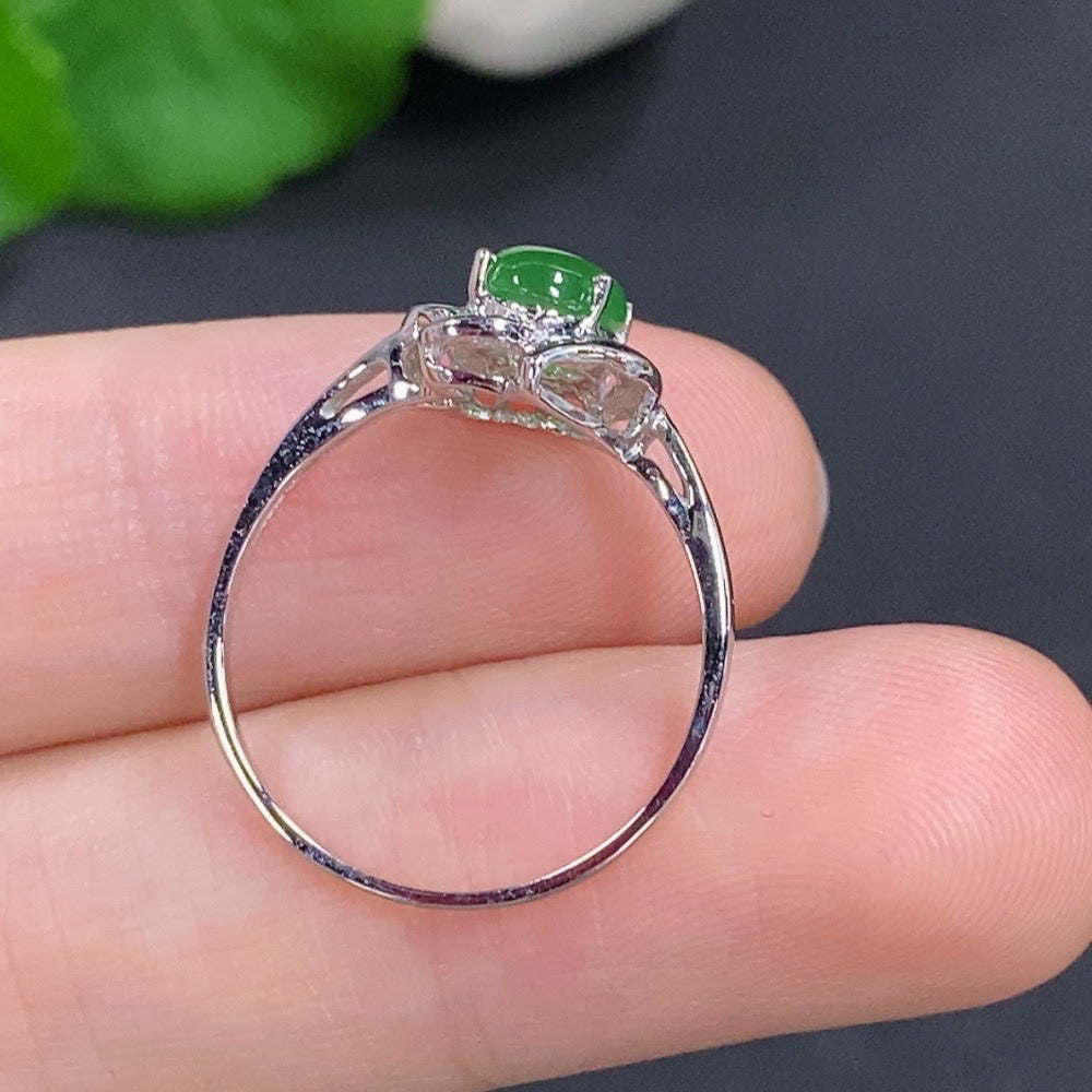 Jadeite Cabochon Ring 18K Gold No Diamond