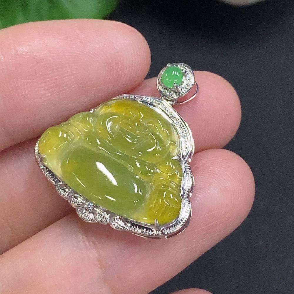 Jadeite Buddha pendant in 18K gold with diamond accents, crafted by HUILIU HQ, showcasing the detailed jade Buddha design.
