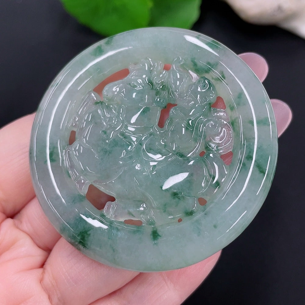 Jadeite Auspicious Beast pendant from HUILIU HQ, intricately carved jade jewelry weighing approximately 37.1g.