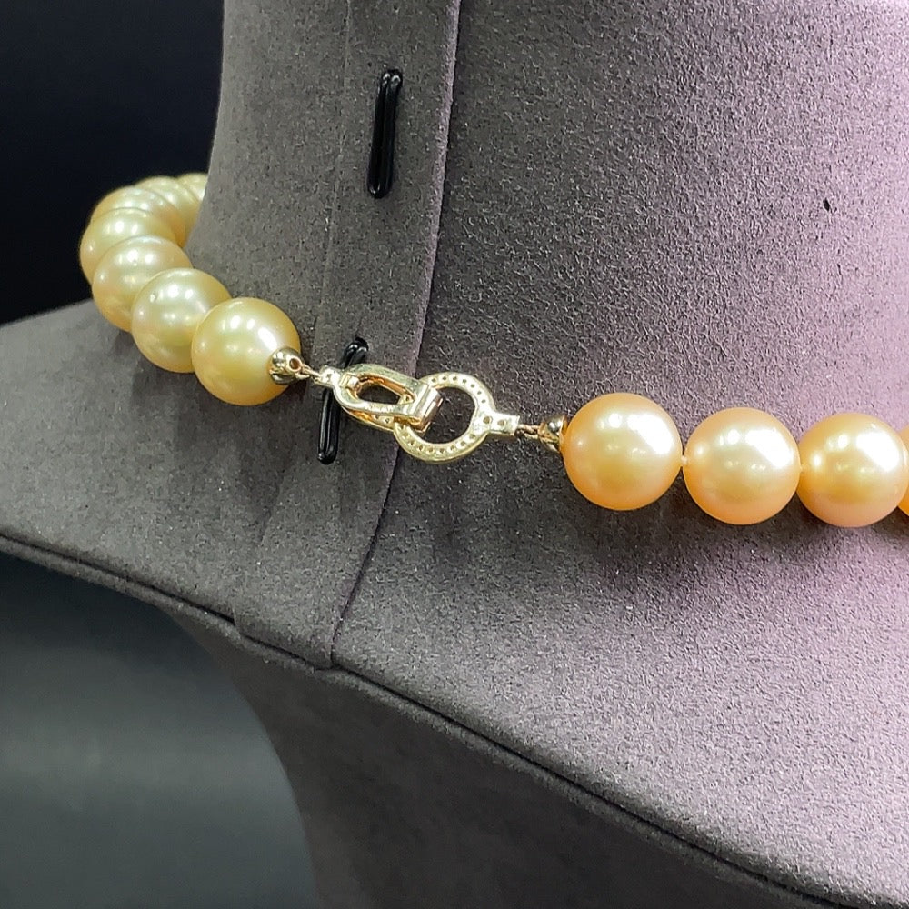 18k Gold Saltwater Pearl Strand Necklace, Approximately 105.81g, 12.4mm Beads