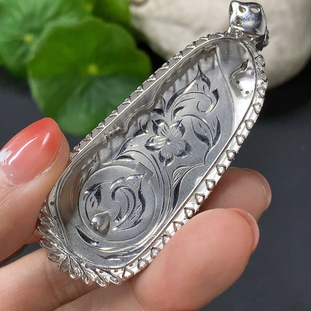 Jadeite Inlaid Pendant Eagle 18K Gold Inlaid Total Weight Approx. 14.8g