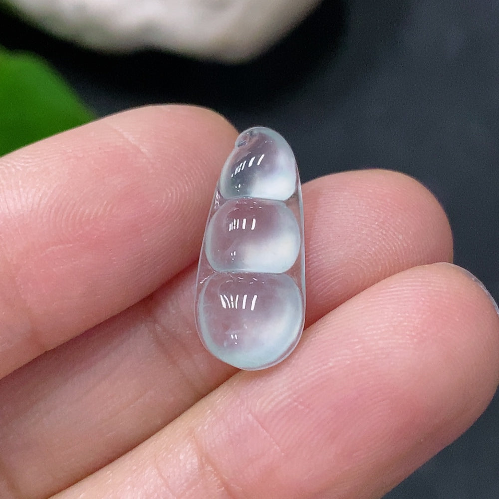 Jadeite inlaid pendant Fu Dou from HUILIU HQ, showcasing intricate design and polished jade surface, weighing approximately 0.77g