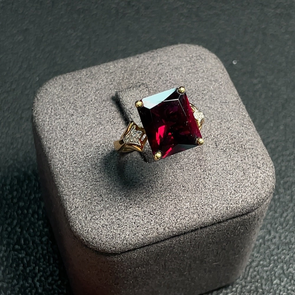 Garnet Inlaid Ring 18K Gold Size 13 Total Weight Approx. 5.20g