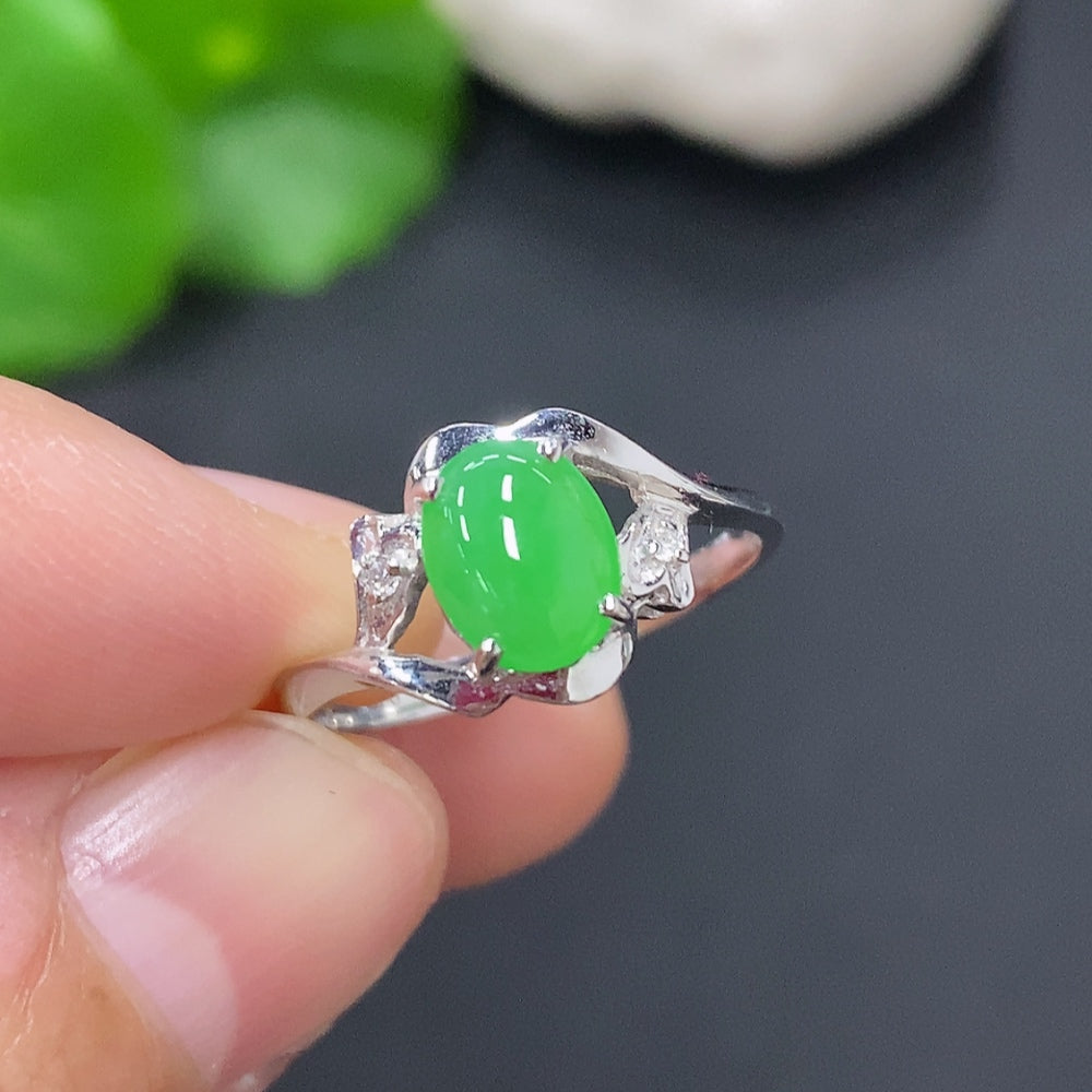 Jadeite Cabochon Solitaire Ring . (Non-Diamond) | Huiliu Certified