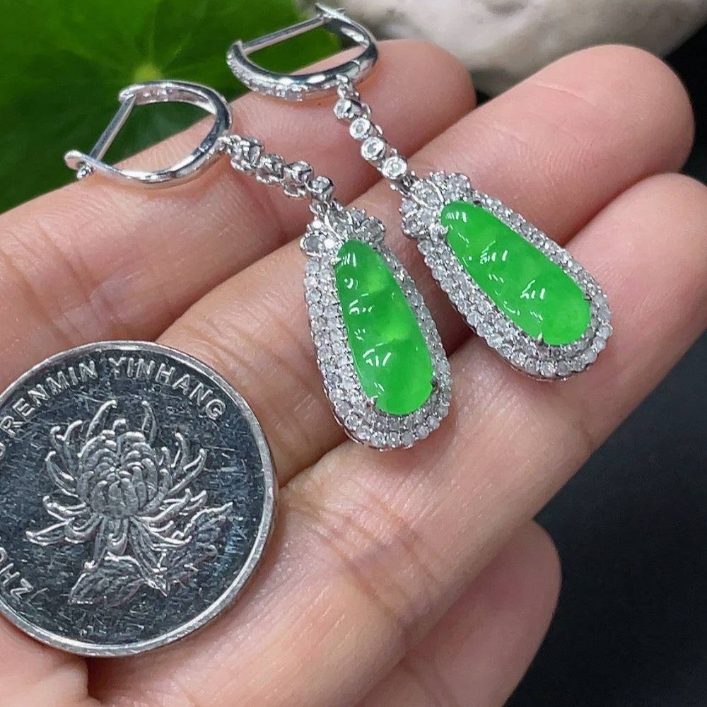 HUILIU HQ Jadeite earrings with 18k gold and diamond accents, featuring smooth green jade stones and elegant design.