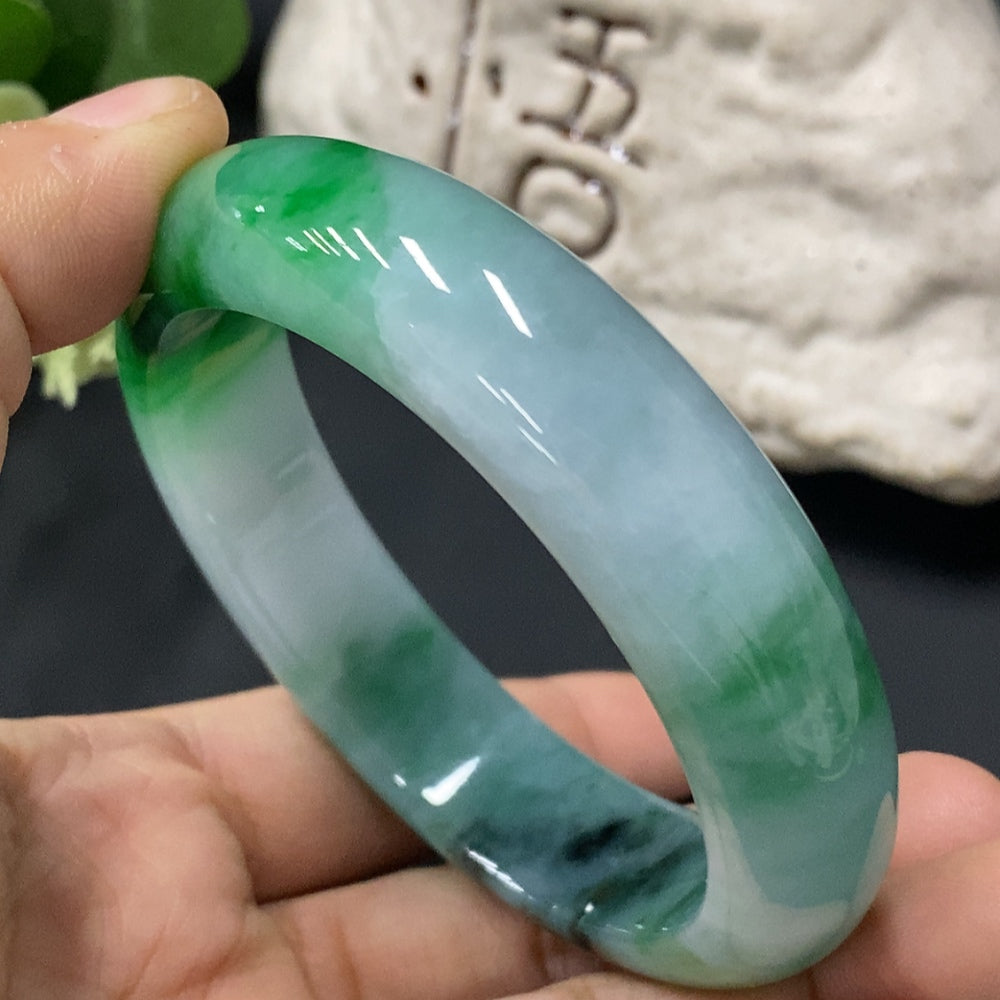 Jadeite Round Bangle 53.8 Loop Size