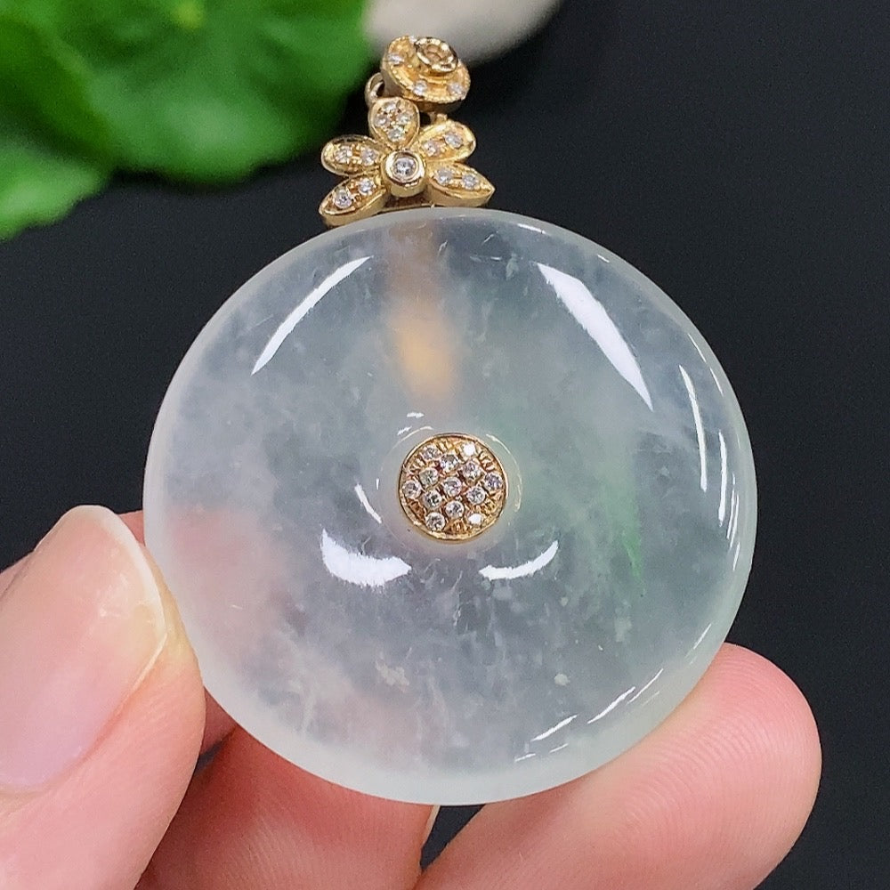 Jadeite Peace Button with 18K Gold Clasp, Total Weight Approx. 15g, Set with Diamonds