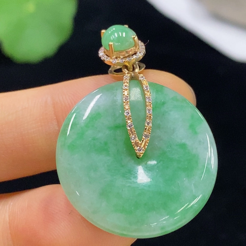 Jadeite Peace Knot Pendant Non-Diamond . | Huiliu Certified