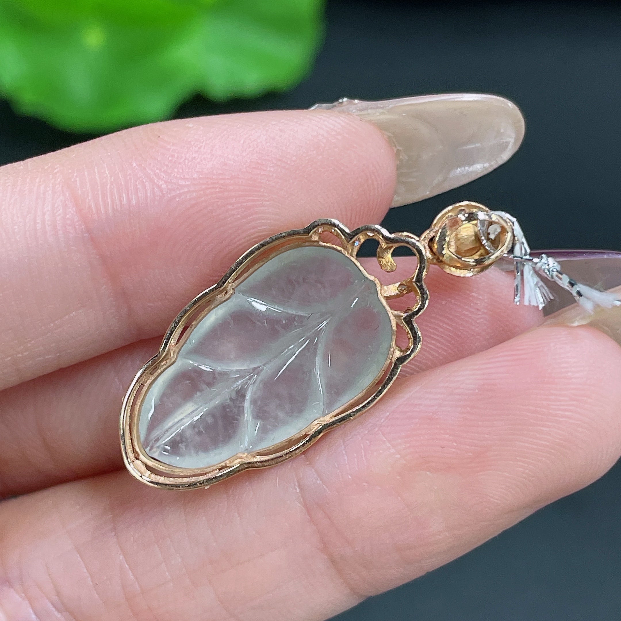 Jadeite Pendant Leaf 18k Gold Inlaid with Diamonds Total Weight Approx. 2.58g