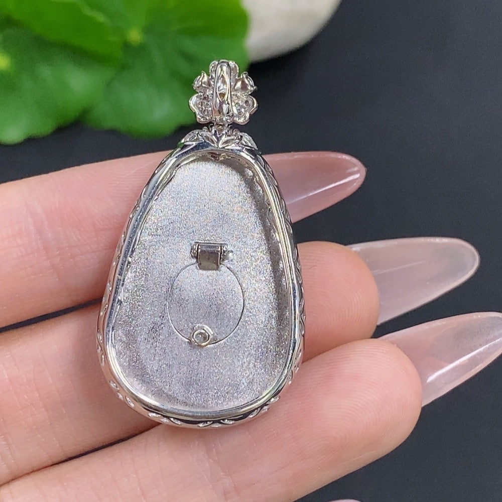 Jadeite Ruyi Pendant 18k Gold Total Weight Approx. 10g with Diamond Accents