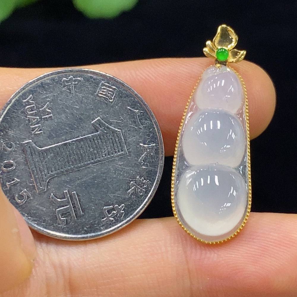 Jadeite Fu Dou bead pendant with inlaid details, crafted by HUILIU HQ, weighs approximately 2.84 grams.