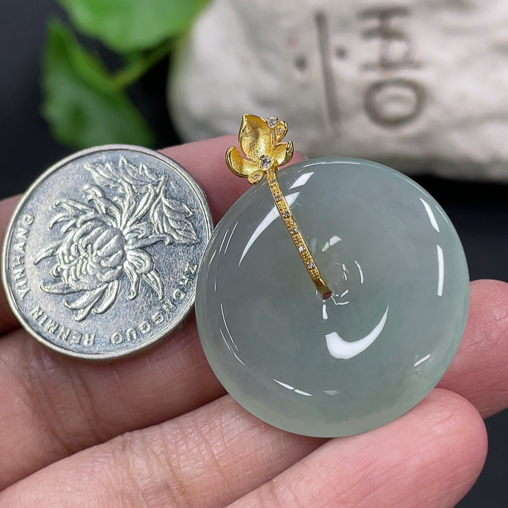 Jadeite Safety Pendant Ornament Total weight about 10g Non-gold and non-diamond clasp Quantity (1 large, 1 medium)