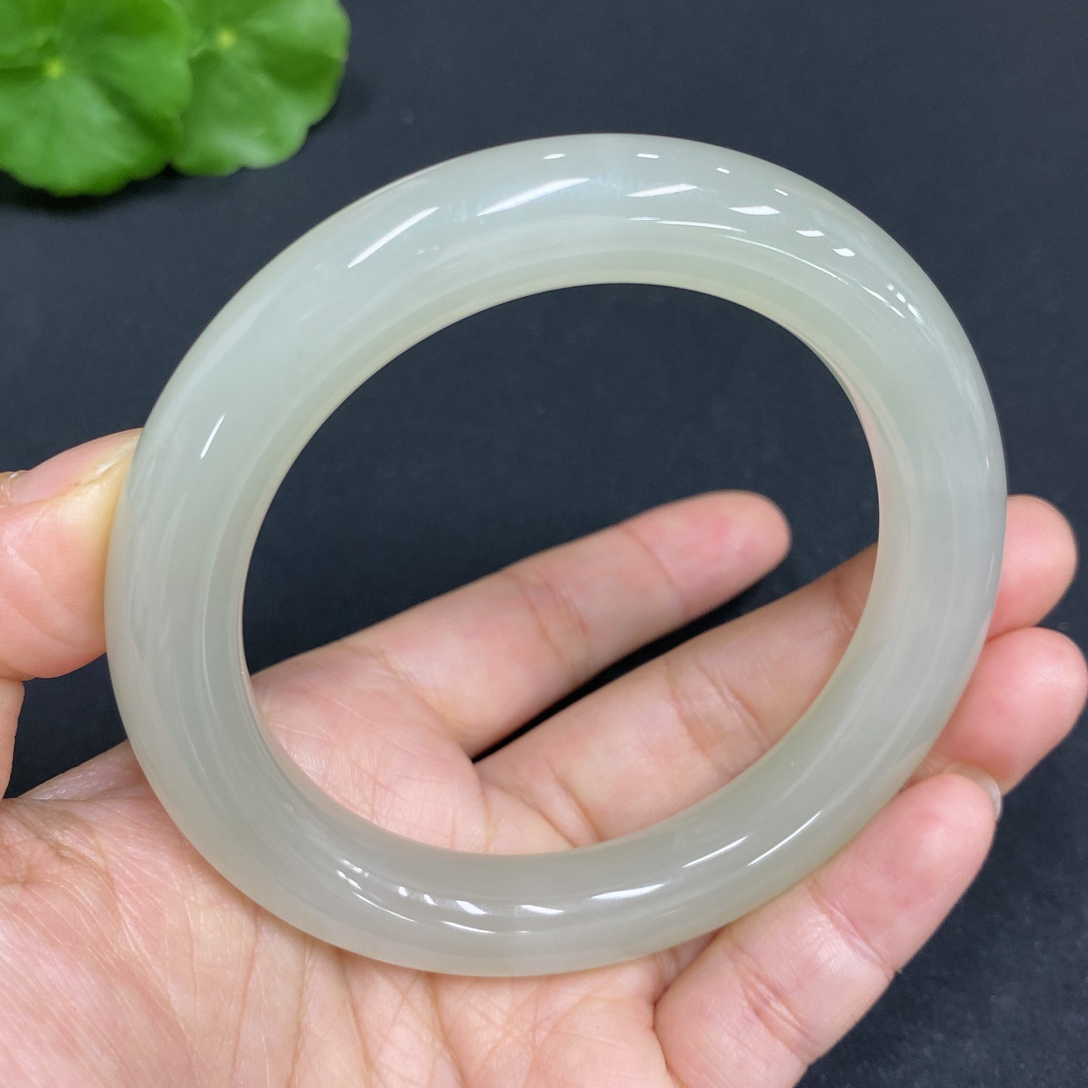 Hetian Jade Round Bracelet Size 58 Total Weight Approx. 61.5g