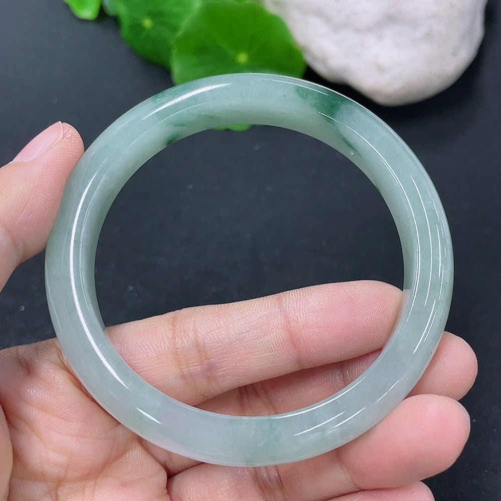 Jadeite round bracelet size 53.7mm total weight approximately 40.74g