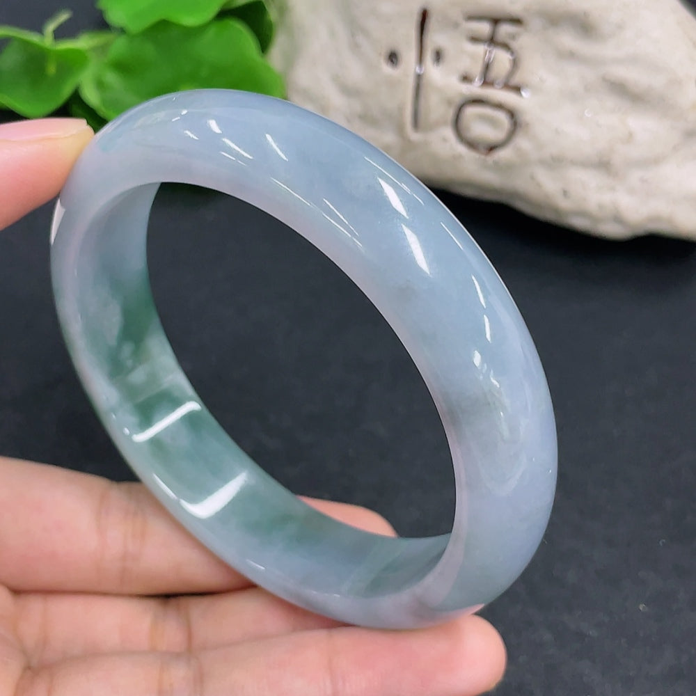HKHQ jadeite round bangle in size 65, weighing 83.3g, featuring smooth, polished jadeite craftsmanship.