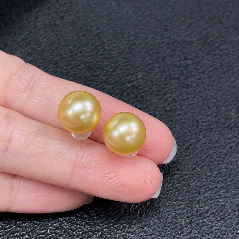 18k Seawater Pearl Earrings, Color Origin Undetermined, Total Weight Approx. 3.79g, Size Approx. 10.3mm
