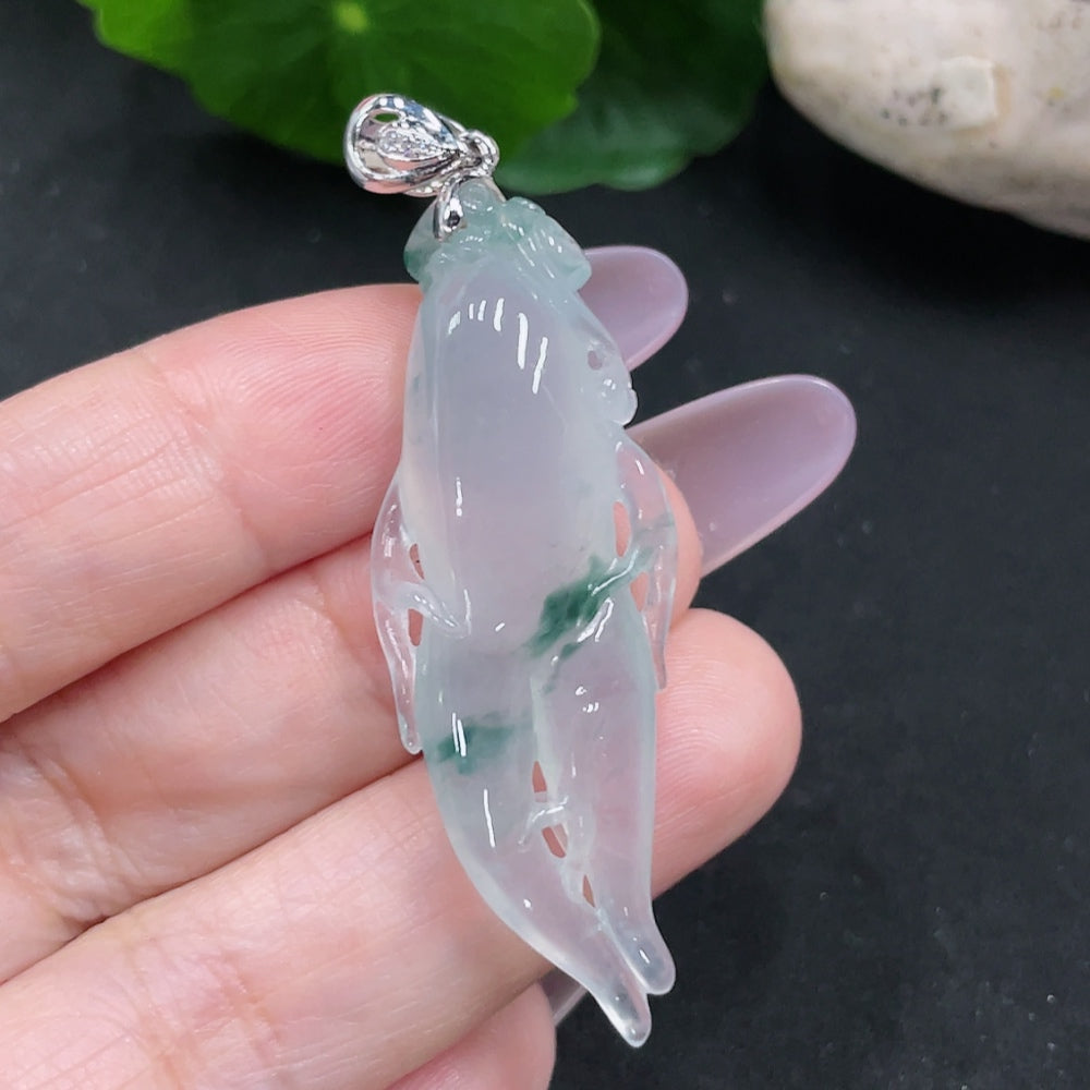Jadeite auspicious life pendant with 18k gold inlay and diamond accents, weighing about 9g, from HUILIU HQ.