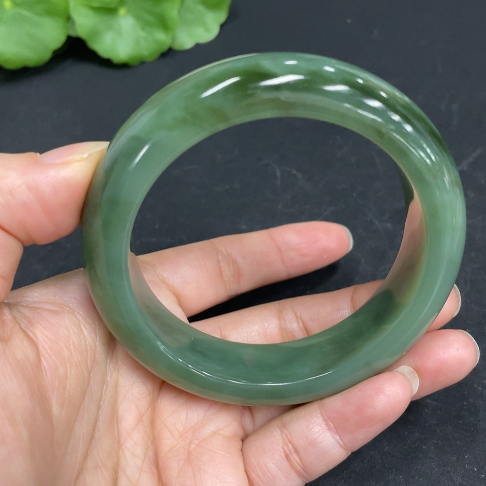 Hetian jade round bracelet in size 56 with a total weight of 78.8g, featuring smooth, polished jade beads.