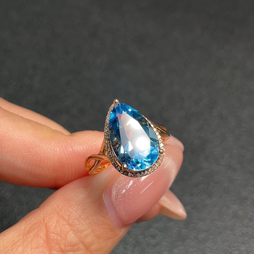 18K Topaz Ring, Color Origin Undetermined, Accented with Diamonds, Total Weight Approx. 3.51g, Size 14