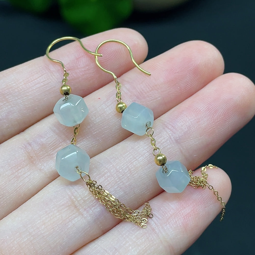 HKHQ jadeite bead inlaid earrings featuring elegant jade beads, totaling approximately 3g in weight, displayed on a neutral background.