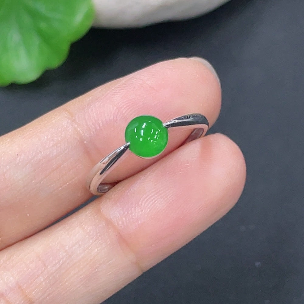 Jadeite inlaid ring 18k size 14 total weight approx. 1.44g