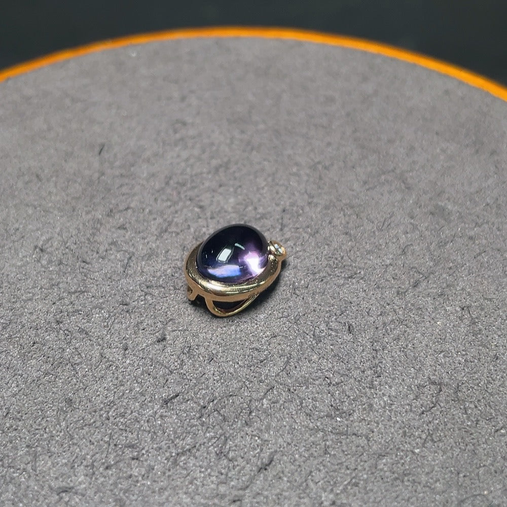 Huiliu Certified Crystal Pendant made of gemstones, featuring a sparkling, polished gemstone in a delicate setting.