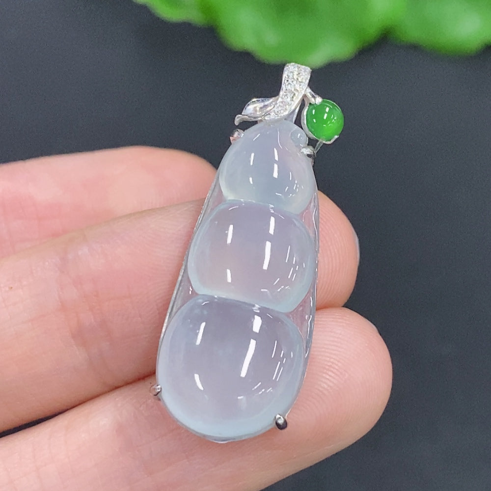 Jadeite Bean Pendant with 9K Gold Setting, Total Weight Approx. 4.1g (Non-Diamond)