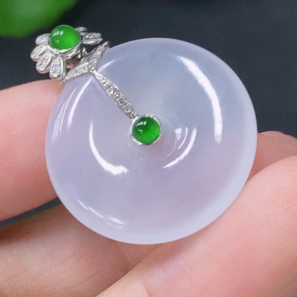 Jadeite Pendant Peace Buckle with 18K Gold and Diamond Accents, Total Weight Approximately 5.33g