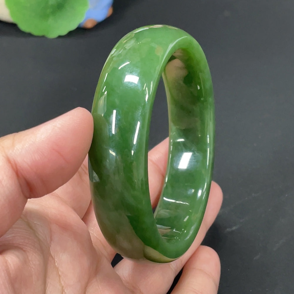 Hetian Jade Jasper round bracelet by HUILIU HQ, 61.3mm size, featuring smooth jade beads with a total weight of 77.3g.