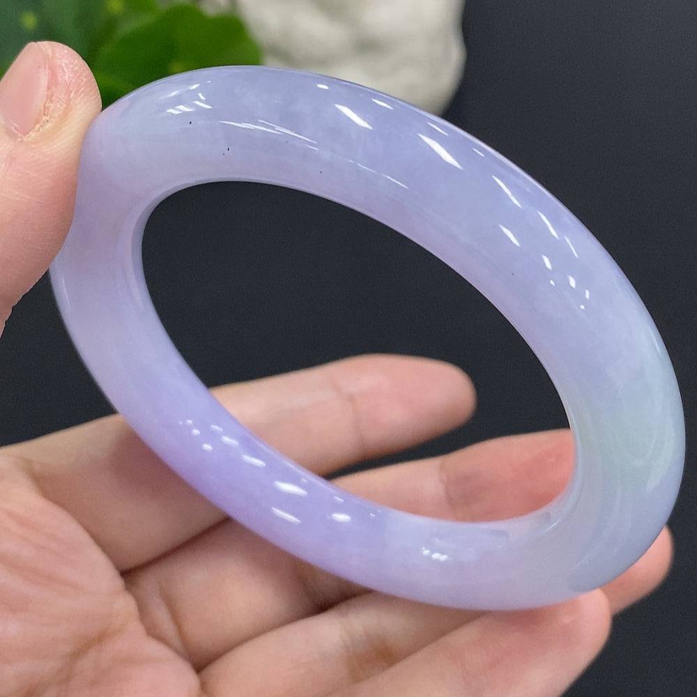 HUILIU HQ jadeite round bangle in size 56.6 with a total weight of 66.9g, showcasing smooth, polished jade surface.