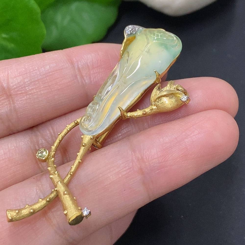 Huiliu Jadeite inlaid brooch with colorless diamond accents, showcasing intricate jade craftsmanship and elegant design.